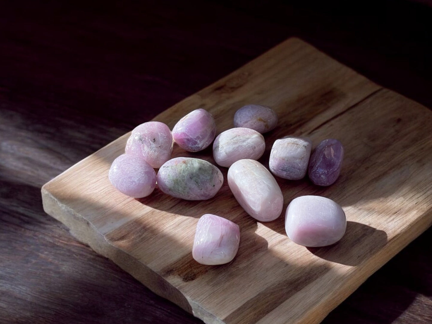 Kunzite tumbled crystals with B quality