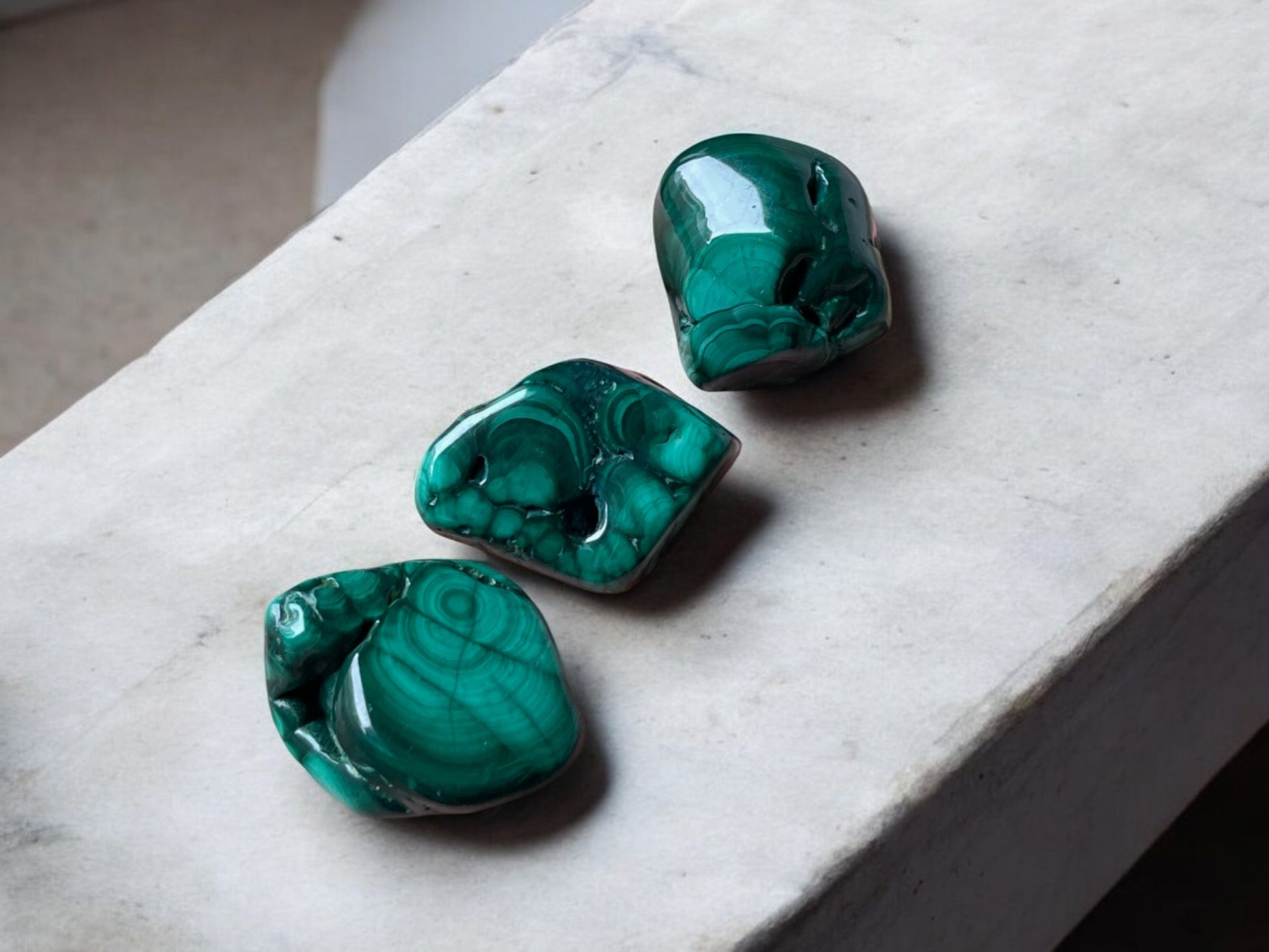 malachite tumbled crystals