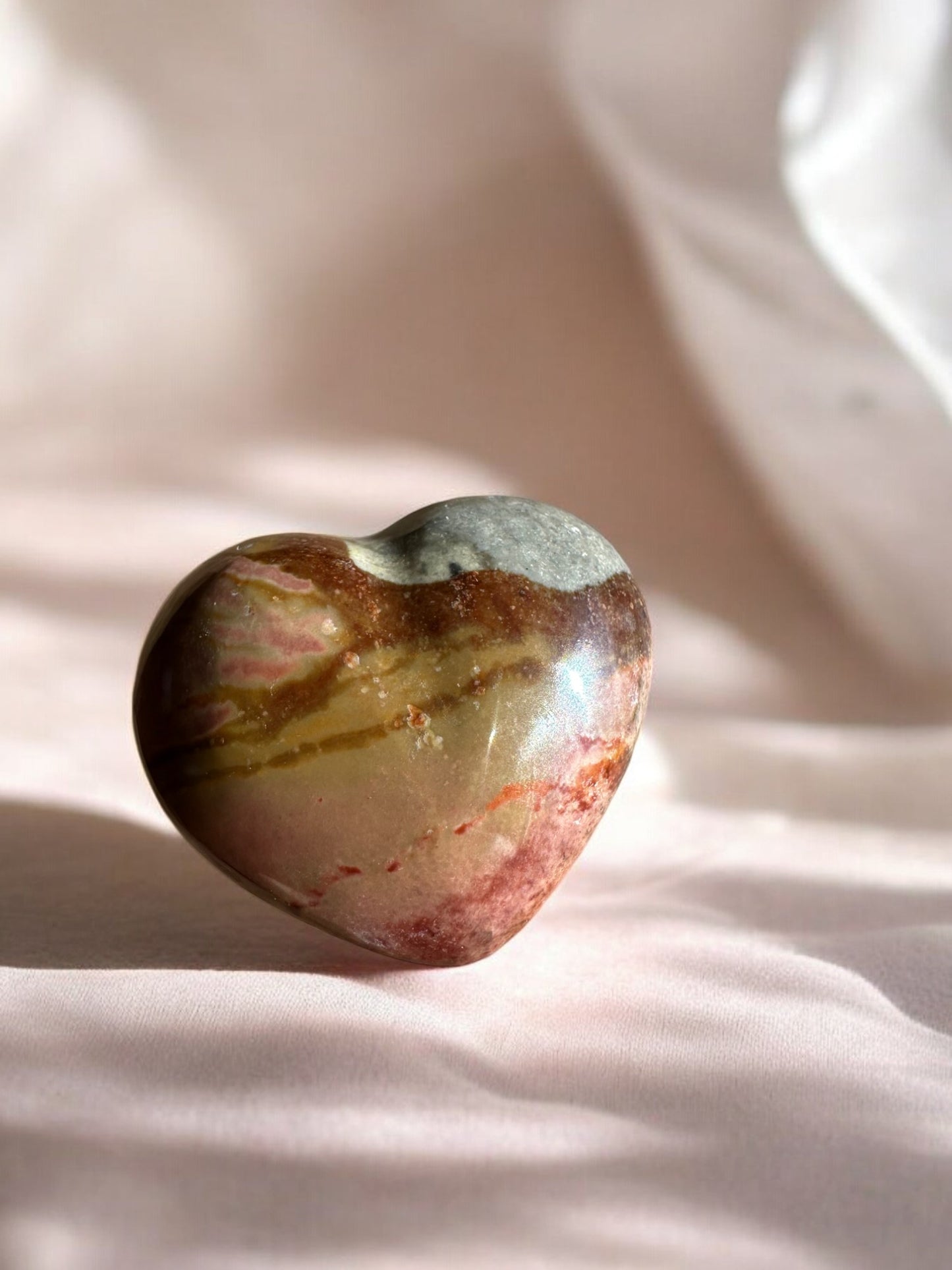 Polychrome crystal heart with patterns