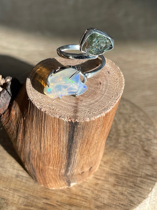 Ethiopian opal and diopside ring